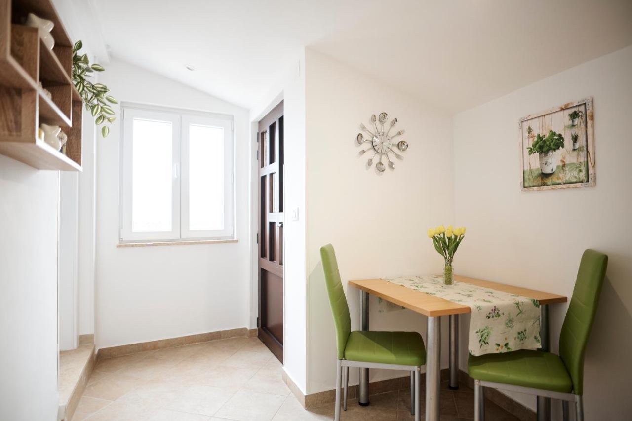 Guesthouse Villa Galovic Brseč Buitenkant foto