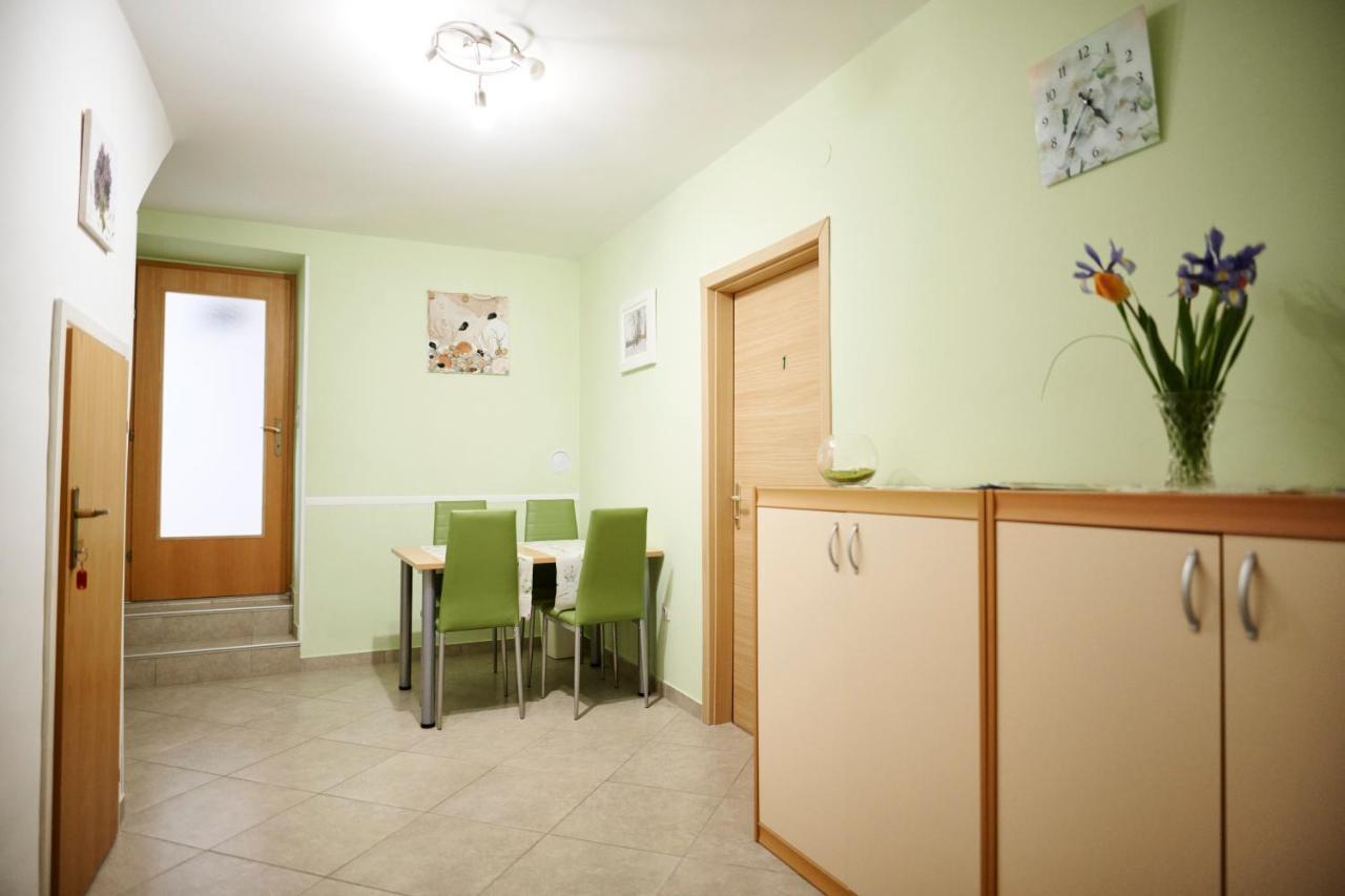 Guesthouse Villa Galovic Brseč Buitenkant foto